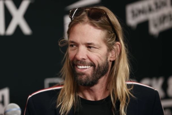 Muere en Bogotá el baterista de Foo Fighters minutos antes de tocar.