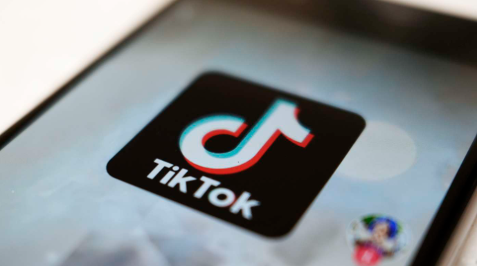 Muere una adolescente mientras grababa un video de TikTok con una ametralladora