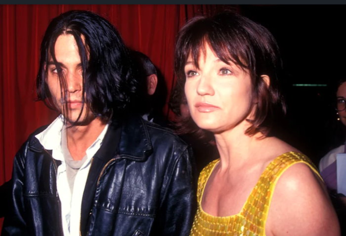 Ellen Barkin, ex de Johnny Depp, lo tacha de "controlador" y "celoso"