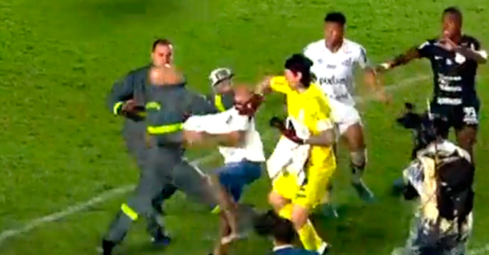 violento ataque portero