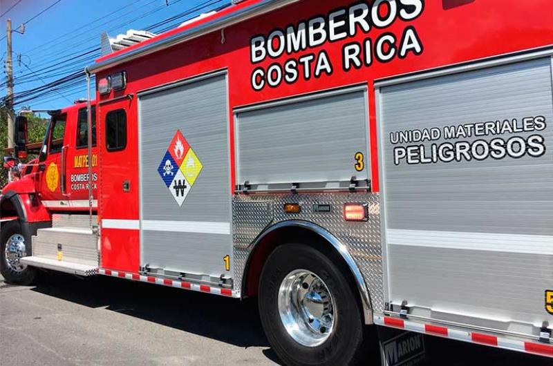 Bomberos atiende a rescate de personas atrapadas en ascensor de reconocido centro comercial
