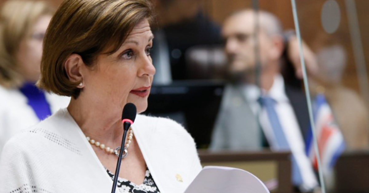 La justificación que dio Pilar Cisneros tras la ausencia del oficialismo en votación sobre Fabricio Alvarado