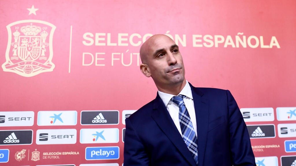 Luis Rubiales, presidente de la Real Federación Española de Fútbol (RFEF), durante una rueda de prensa en su sede, el 19 de noviembre de 2019 en Las Rozas, cerca de Madrid