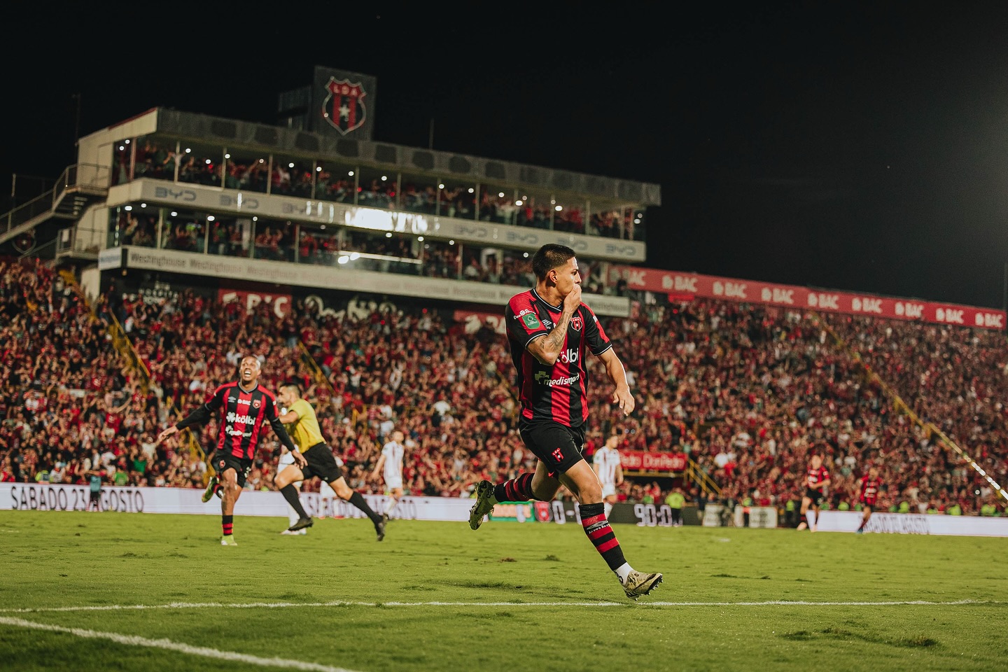 Alajuelense le quitó el castigo a Alejandro Bran y Kenneth Vargas