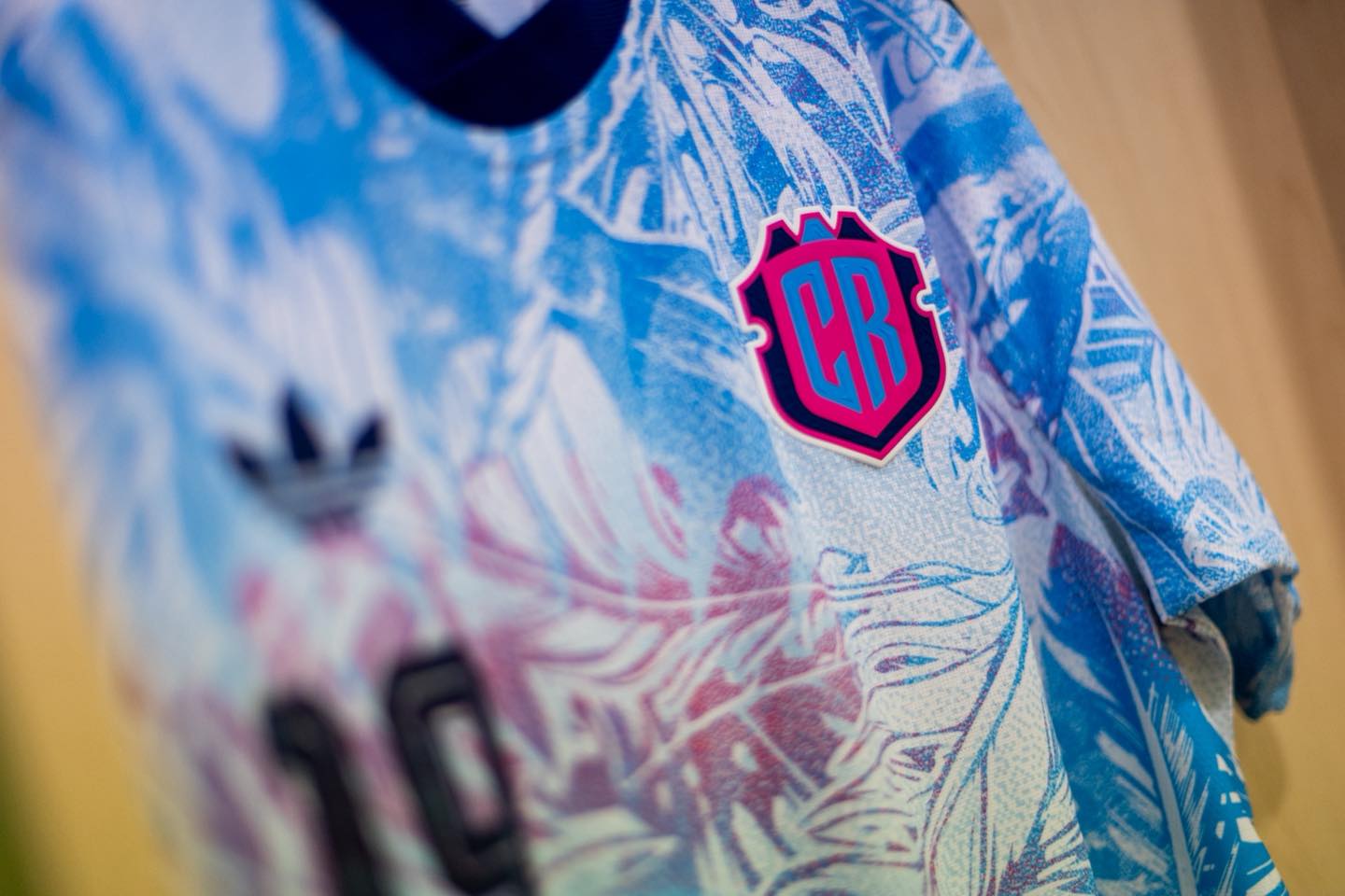 Costa Rica rescata un empate en el descuento en el debut de ‘Bocha’ Batista