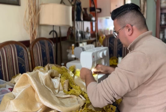 Vestir a los Santos para la Semana Mayor: La historia de Diego Gamboa