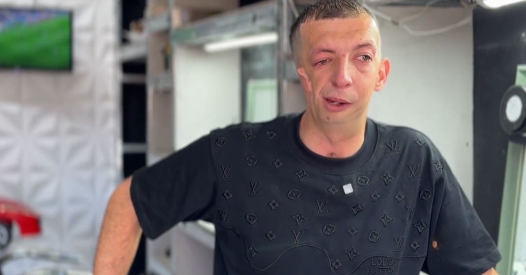 George lucha por cumplir su sueño mientras ayuda a personas en situación de calle