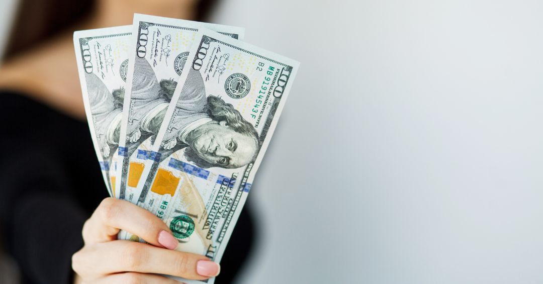 La caída del dólar generó que los ticos se endeuden en moneda extranjera