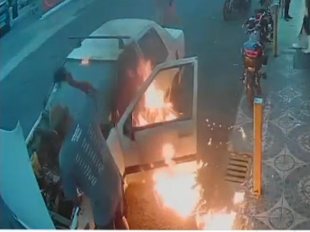 VIDEO: Hombre sufre graves quemaduras tras incendiar su vehículo en Alajuelita