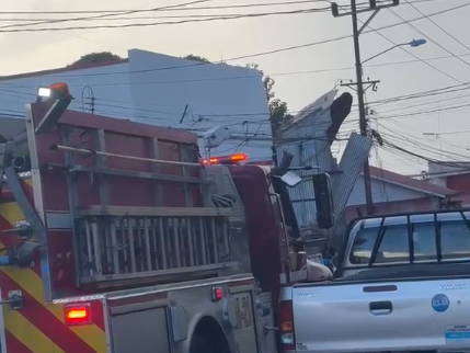 (FOTOS) Torbellino destruye 10 casas y deja familias afectadas en Heredia