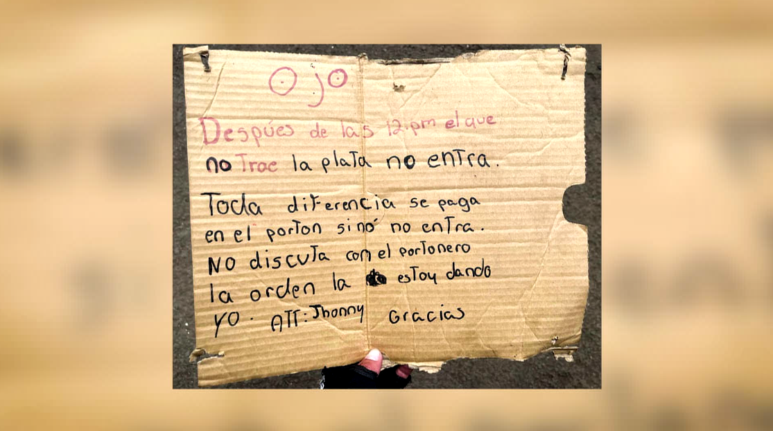 ¡Escalofriante! Dejan rótulo advirtiendo puñalada a quien no ande efectivo