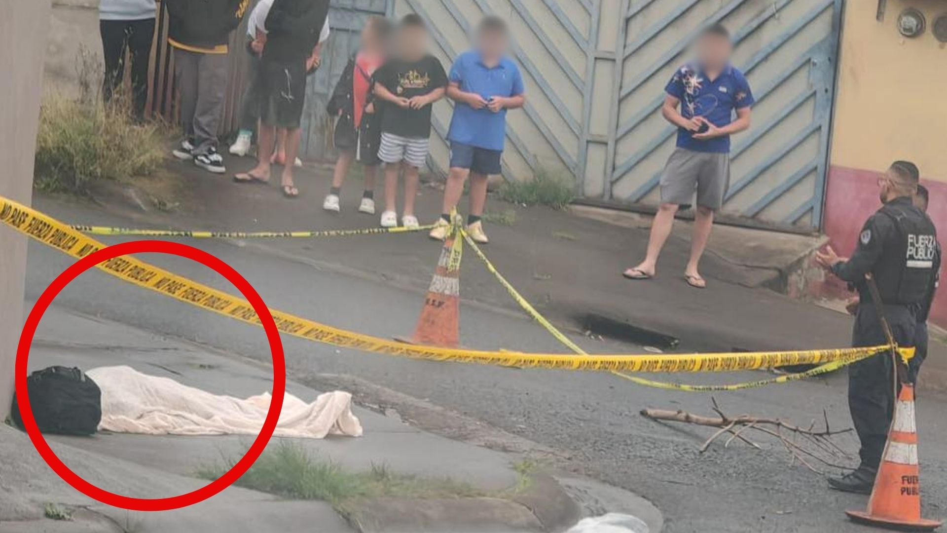 Infarto fulminante cobra la vida de un hombre en plena calle