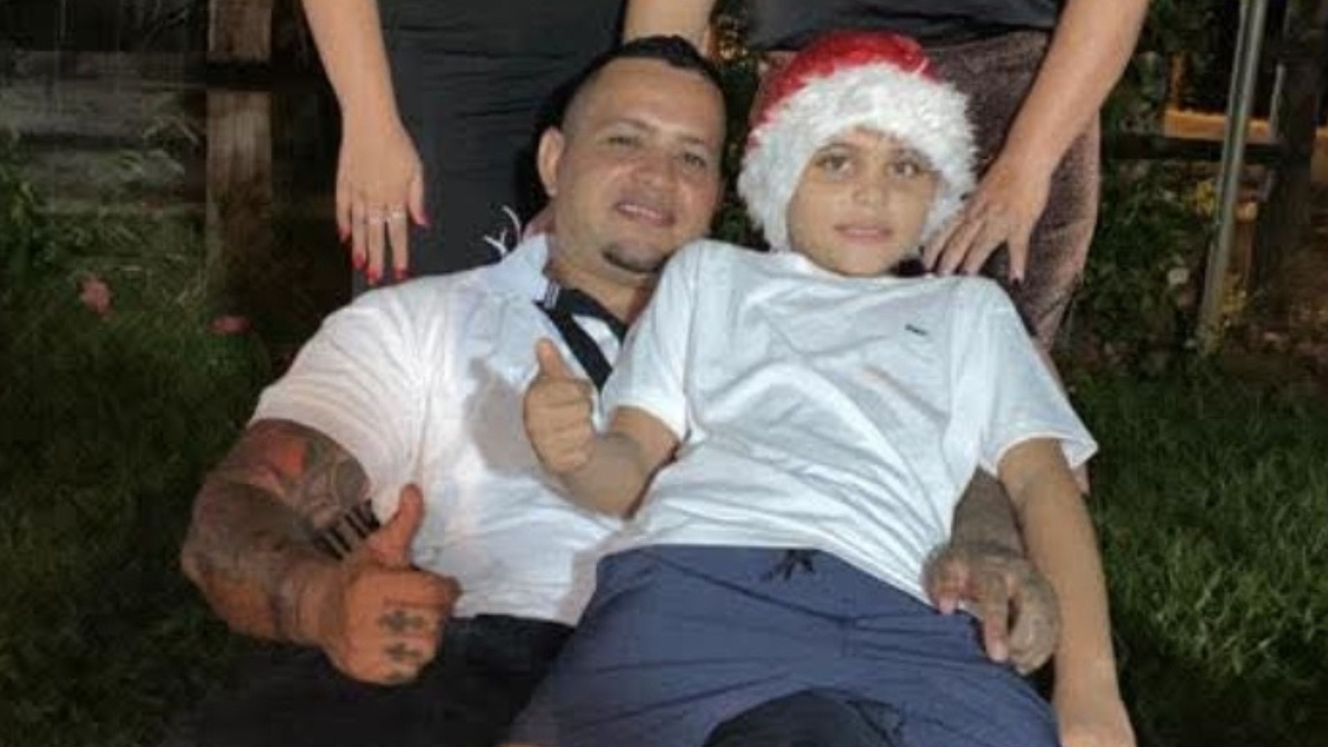 Identifican a niño de 11 años y a su padre asesinados dentro de un carro