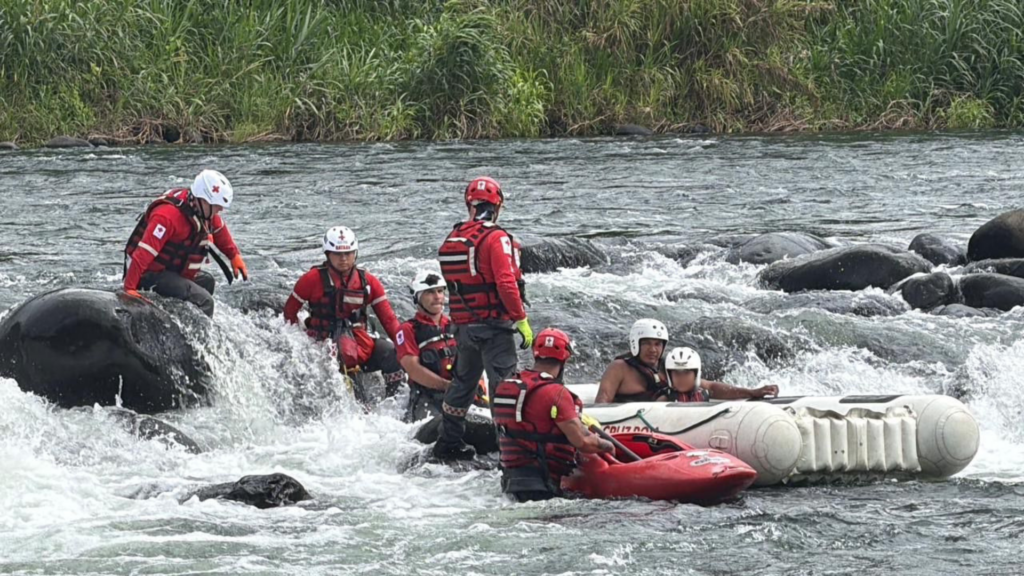 Rescate exitoso: Cruz Roja comparte imágenes y videos del rescate de menor de 12 años atrapada en río