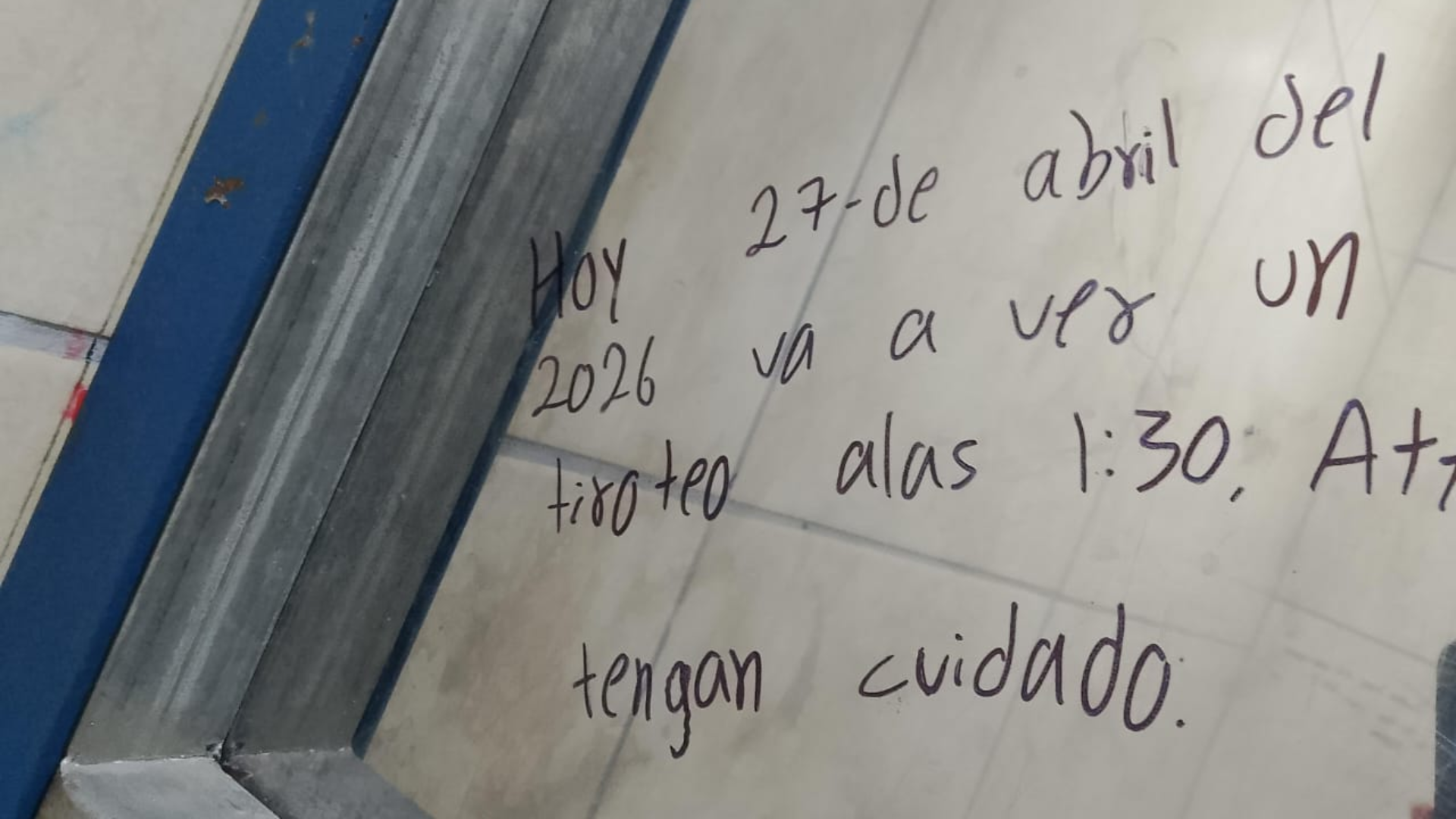 Suspenden lecciones en colegio tras encontrar tres aterradoras amenazas de tiroteo