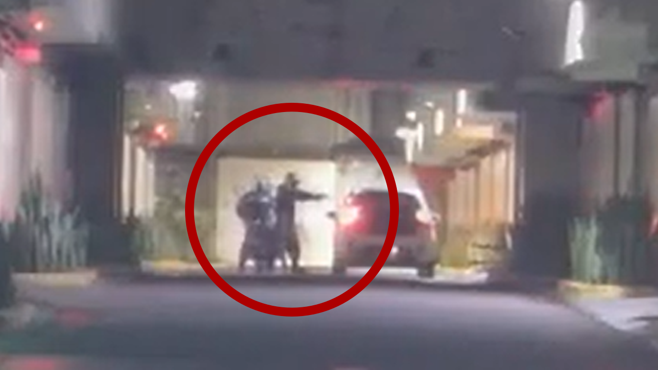 VIDEO: Captan asesinato de pareja mientras ingresaba a reconocido motel en Pavas