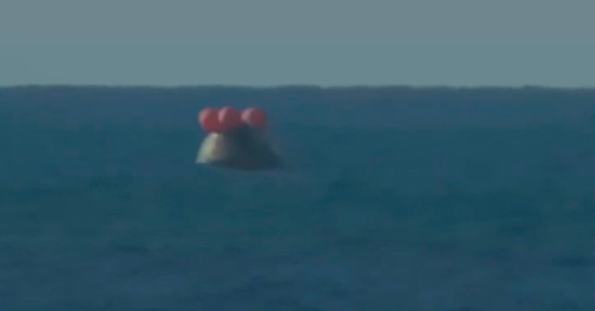 Nave con los cuatro astronautas cae en el Oceáno Pacífico