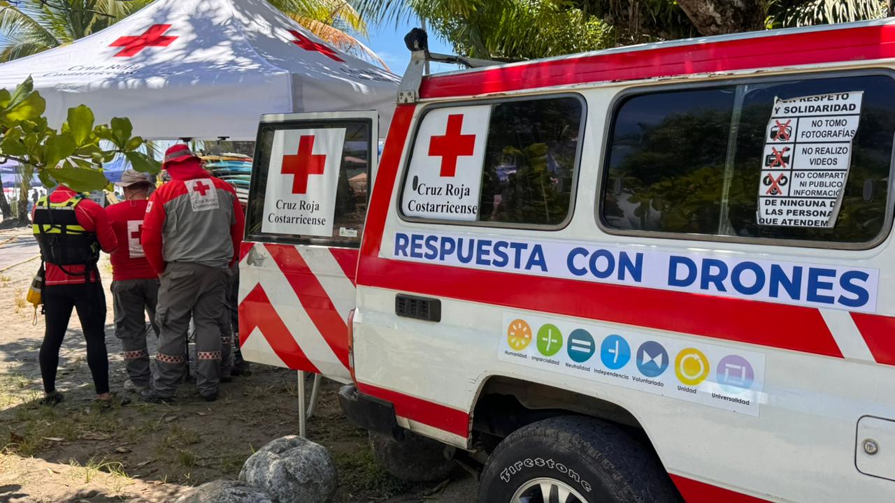 Urgente: Cruz Roja rescata cuatro personas que arrastró la corriente en reconocida playa del caribe