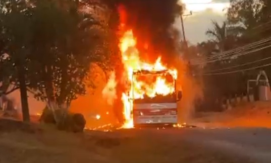 Equipo de segunda división se pronuncia tras incendio en su autobús