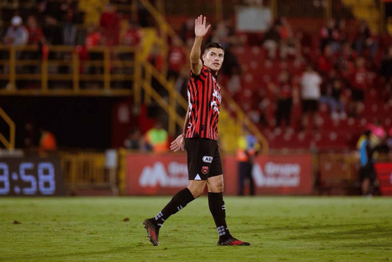 La Liga vence a Puntarenas y mantiene la esperanza en clasificar