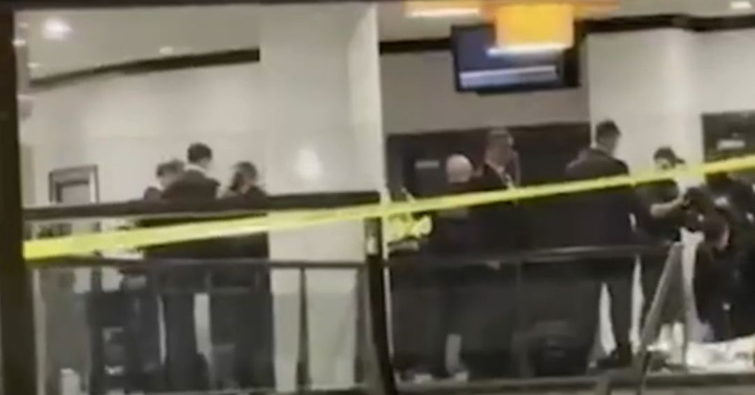 Profesor de universidad es el atacante de Donald Trump durante importante cena