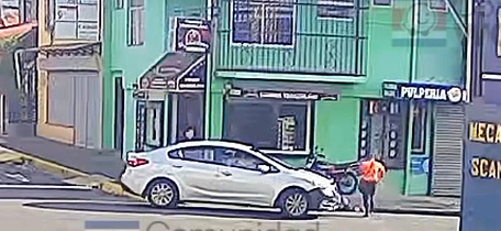 ¡Imprudencia! Video capta atropello a un peatón en Heredia a plena luz del día