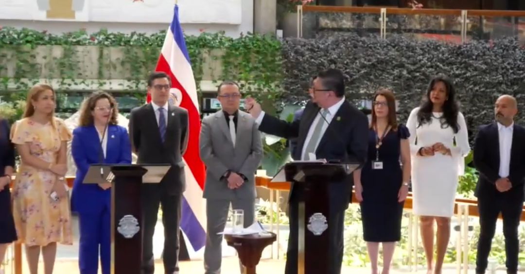 Gobierno defendió la escogencia de empresa internacional que va a repartir los cursos de inglés