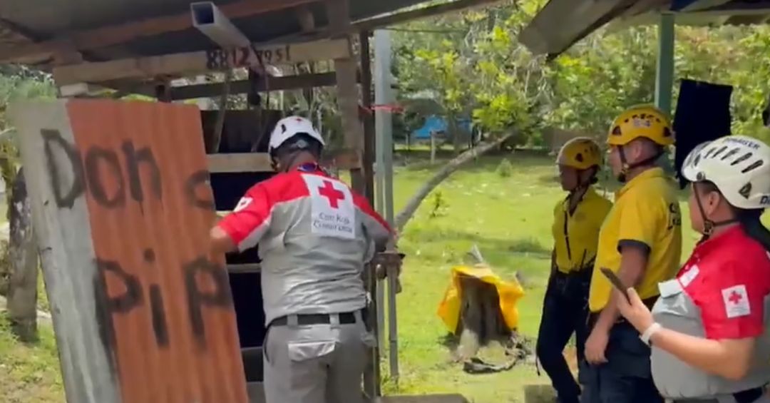 Hombre de 51 años murió tras caer a pozo de 5 metros en Limón