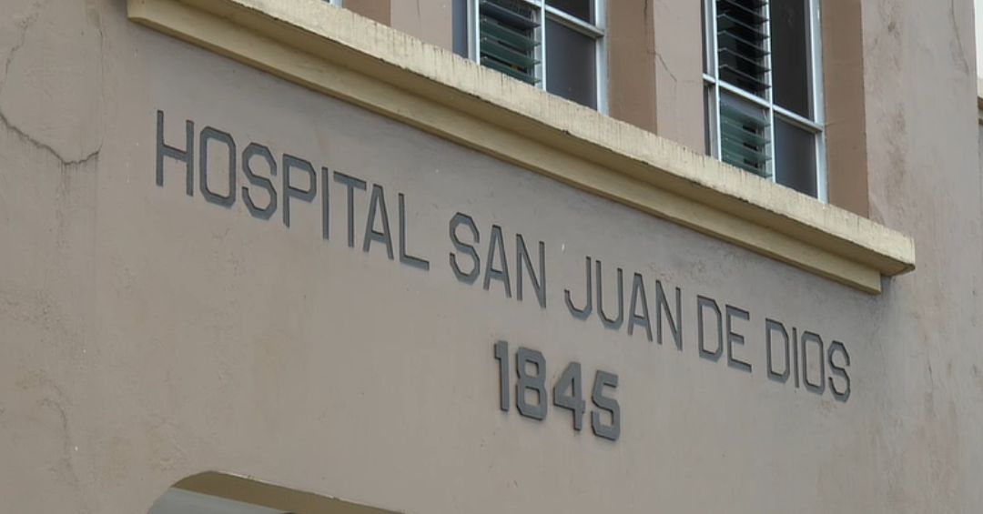 Ladrones escalan andamio y sustraen pertenencias a pacientes en hospital