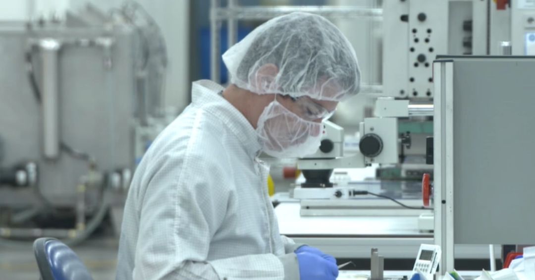 Mayoría de cotizantes que sostiene el régimen de pensiones se concentra en 10 cantones