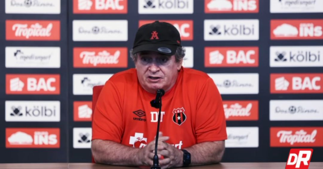 El anunció de Óscar Ramírez para el clásico de este domingo