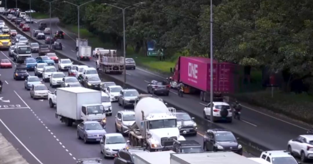Caos vial en el país: presas de hasta 3 horas en la mañana y tarde