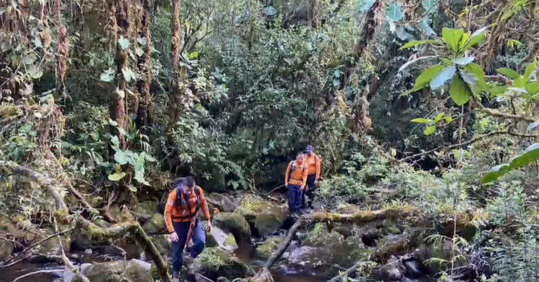 Rescatan a dos personas extraviadas en Cerro Dantas