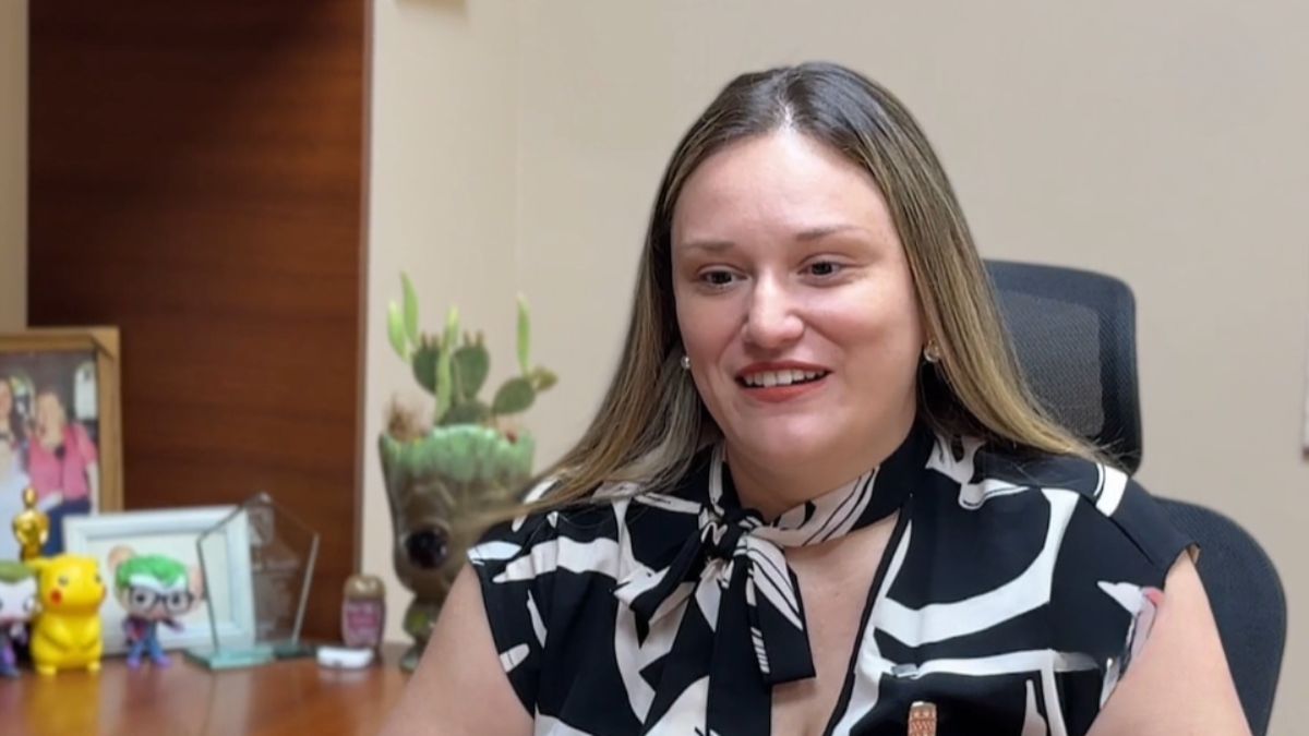 Mujer enfrenta la esclerosis con actitud positiva y amor por la vida