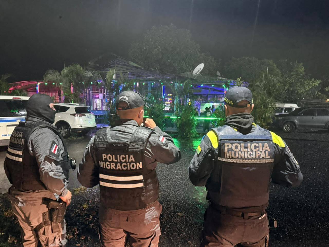 Allanan reconocido bar y descubren impactante delito oculto