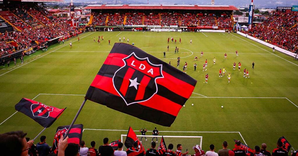 Alajuelense anuncia el regreso de dos figuras del campeonato anterior