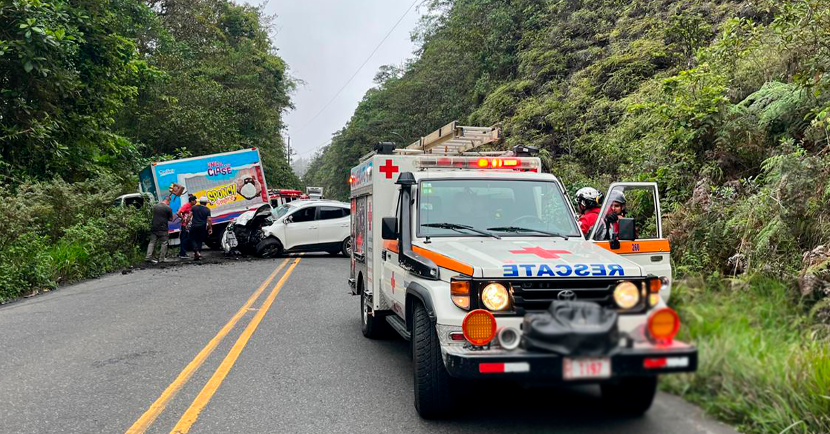 Así luce la escena del aparatoso accidente que colpasó importante ruta