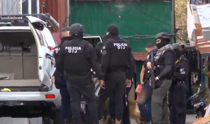 Detienen a tres adolescentes sospechosos de asesinar a menor en Pavas