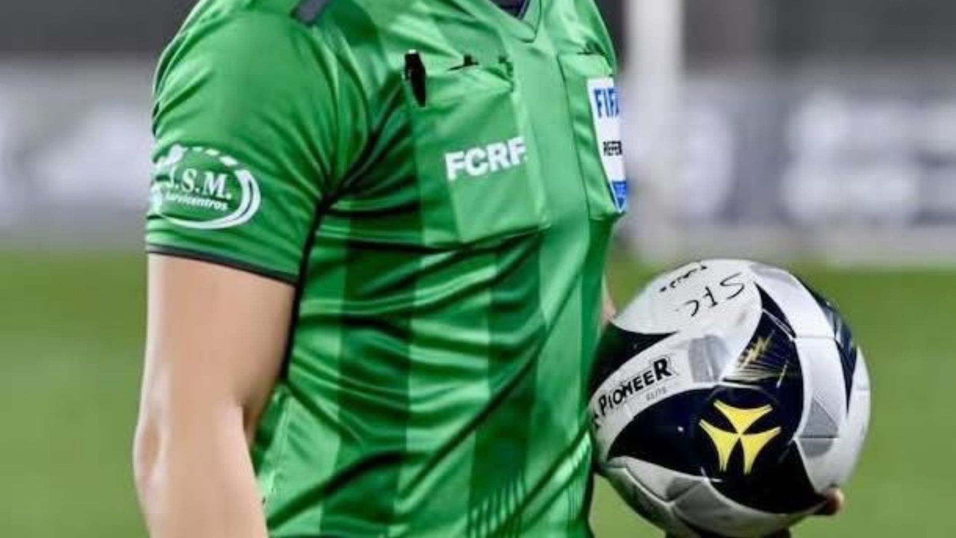 Árbitro de primera división sufre violento asalto y su relato genera indignación
