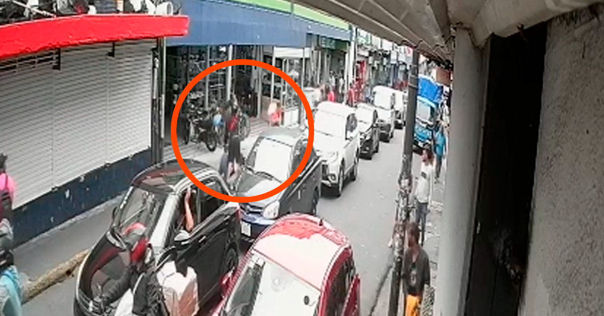 Impactante video: Sujeto intenta asesinar a hombre en pleno centro de San José