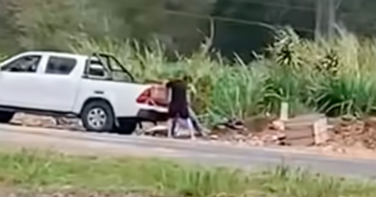 Municipalidad expone a sujetos que tiraron basura cerca de ruta nacional