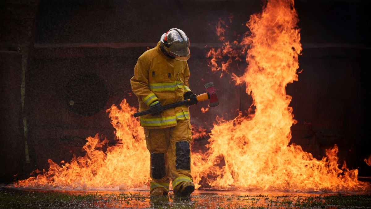 Reconocen la valentía de los bomberos en su día internacional