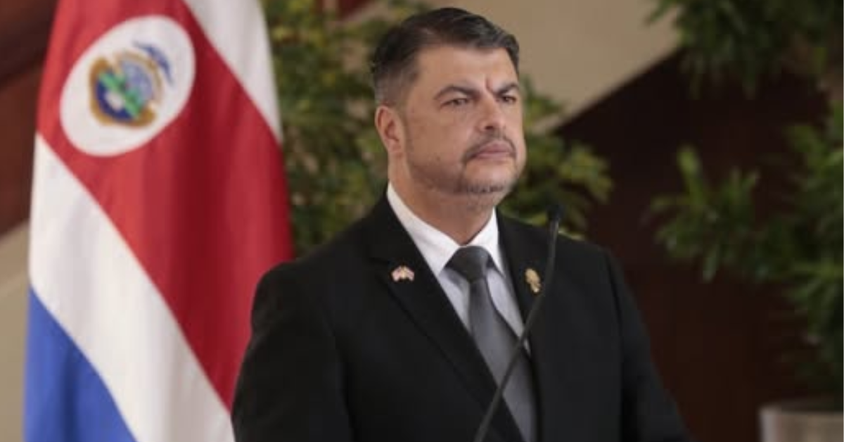 El Ministro de Seguridad Pública lanza comunicado y arremete contra Albino Vargas