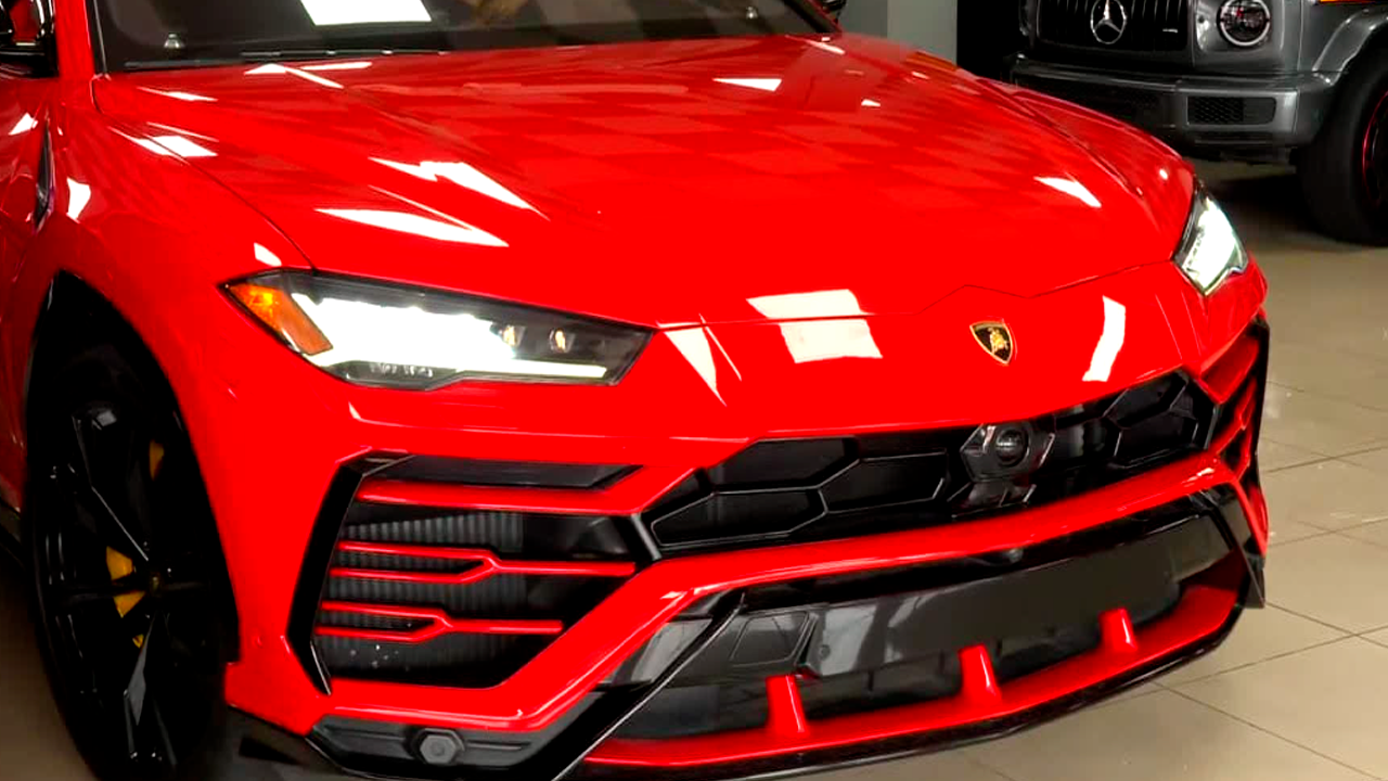 Surge polémica por lujoso Lamborghini que vincularon a supuesta red de lavado de dinero