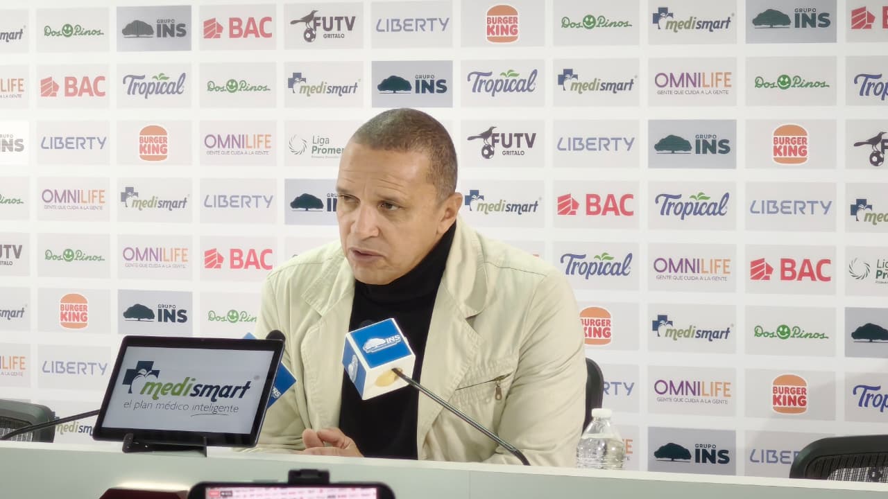 Erick Lonis anuncia la salida de una de las jóvenes figuras del Saprissa