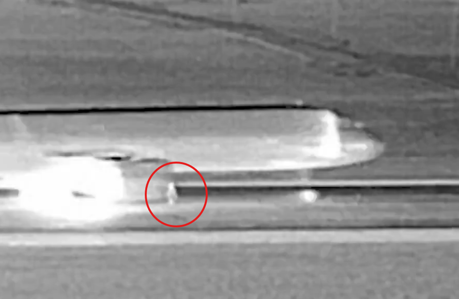 Video capta el momento en el que un avión atropelló brutalmente a un hombre en EE.UU