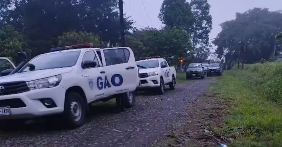En una alejada comunidad, dos hermanos y una mujer fueron detenidos tras allanamiento