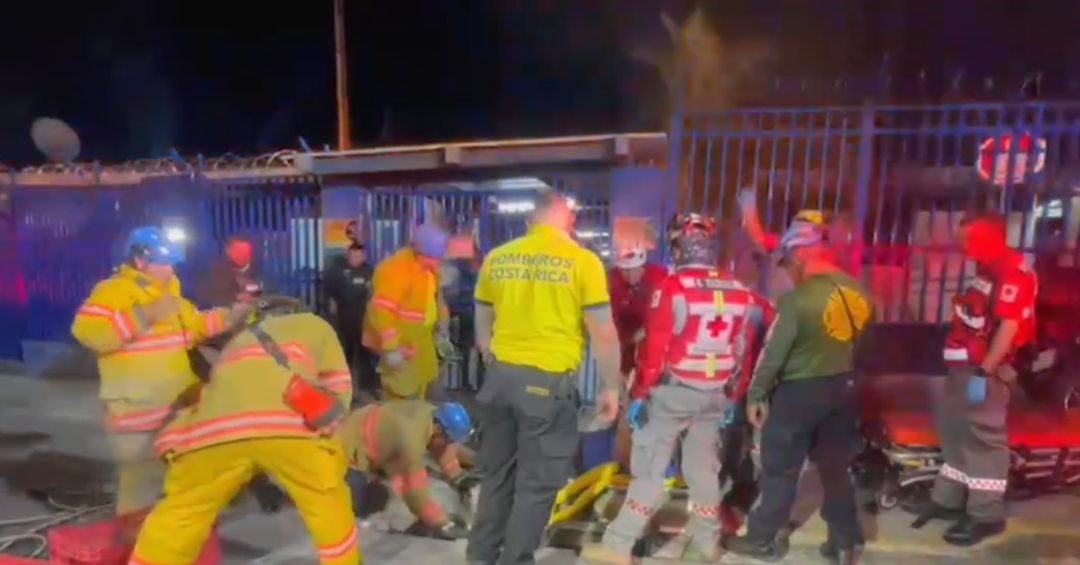 Hombre quedó prensado dentro de alcantarilla en San Sebastián