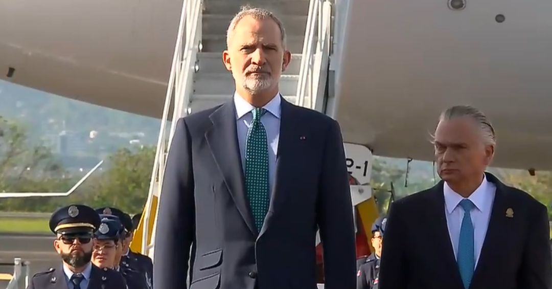 Ya el Rey de España está en suelo costarricense para ser parte del traspaso de poderes