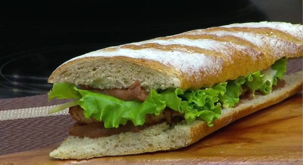 Conozca los secretos para hacer un sándwich de pollo lleno de sabor